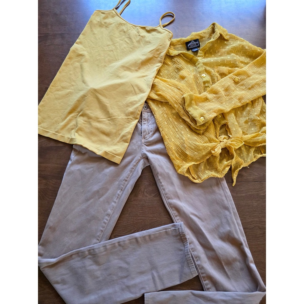 AG Adriano Goldschmied The Stilt Pants 26R & Angie Yellow Tie Front Shirt Set